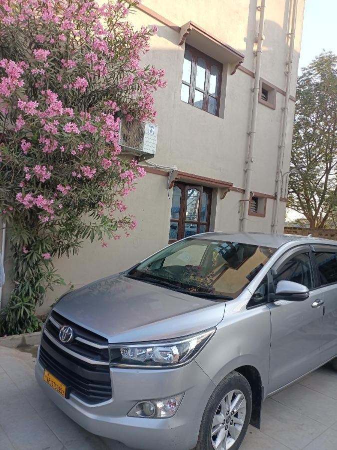 Advik Homestays Tirupati Exterior foto